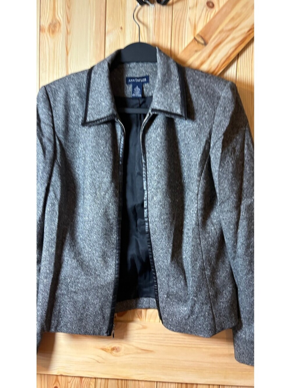 Ann Taylor Women's Size 4 Gray Wool Blend Zip-Up Jacket/blazer